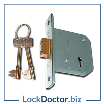 KM157 UNION CHUBB 3G114 5 Lever 67mm Deadlock with keys and step by step fitting instructions on how to change the lock from lockdoctorbiz